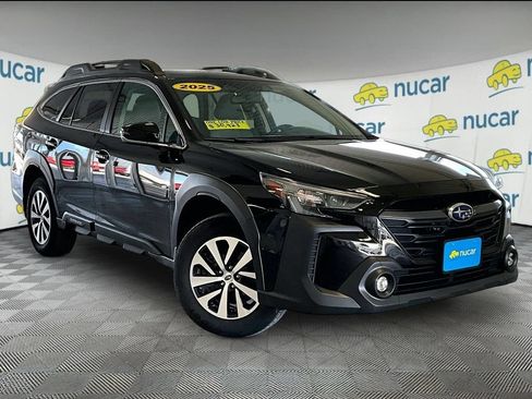 Used 2025 Subaru Outback Premium AWD/4WD image 3