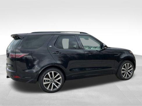 New 2024 Land Rover Discovery Dynamic SE image 8