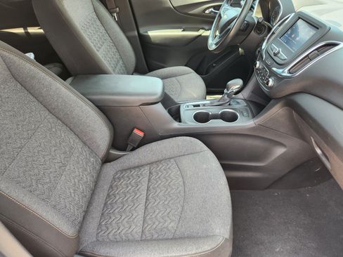 Used 2022 Chevrolet Equinox LT FWD image 11