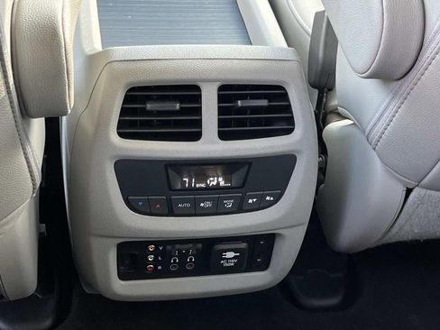 Used 2017 Honda Pilot Touring image 18