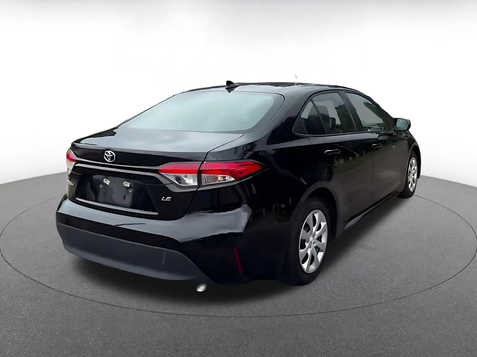 Used 2025 Toyota Corolla LE FWD image 14