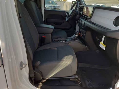 New 2025 Jeep Gladiator Sport image 22