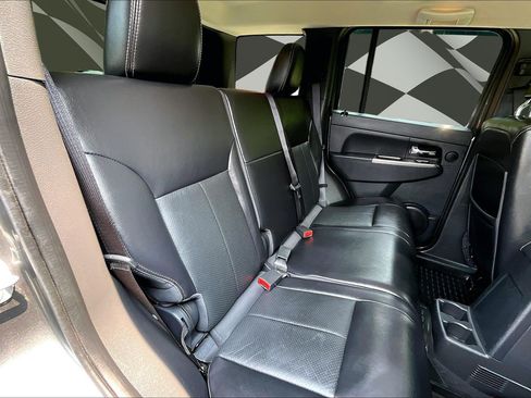 Used 2012 Jeep Liberty Limited Jet w/ Comfort/Convenience Group AWD/4WD image 27