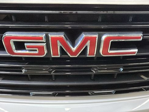 Used 2025 GMC Sierra 1500 Elevation AWD/4WD image 10