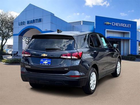 Used 2022 Chevrolet Equinox LS w/ LS Convenience Package image 5