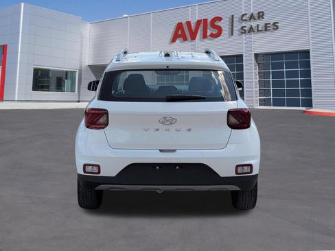 Used 2025 Hyundai Venue SEL FWD image 7
