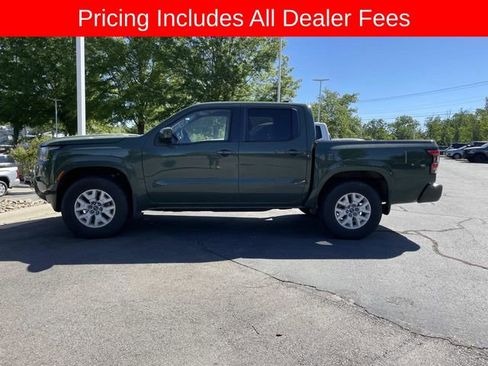 Used 2022 Nissan Frontier SV w/ Technology Package AWD/4WD image 2