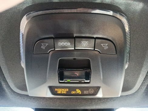 Used 2025 Toyota Corolla SE image 25