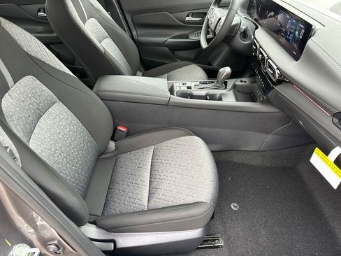 Used 2026 Nissan Sentra SV w/ SV Convenience Package image 13