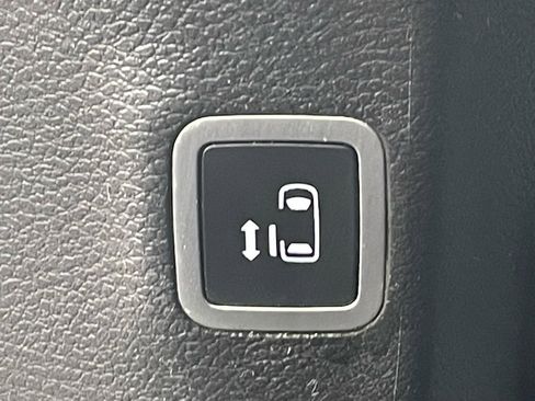 Used 2019 Chrysler Pacifica Touring-L Plus w/ Advanced Safetytec Group image 32