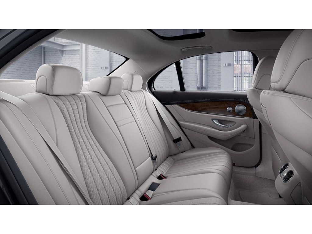 Used 2019 Mercedes-Benz E 300 4MATIC image 5