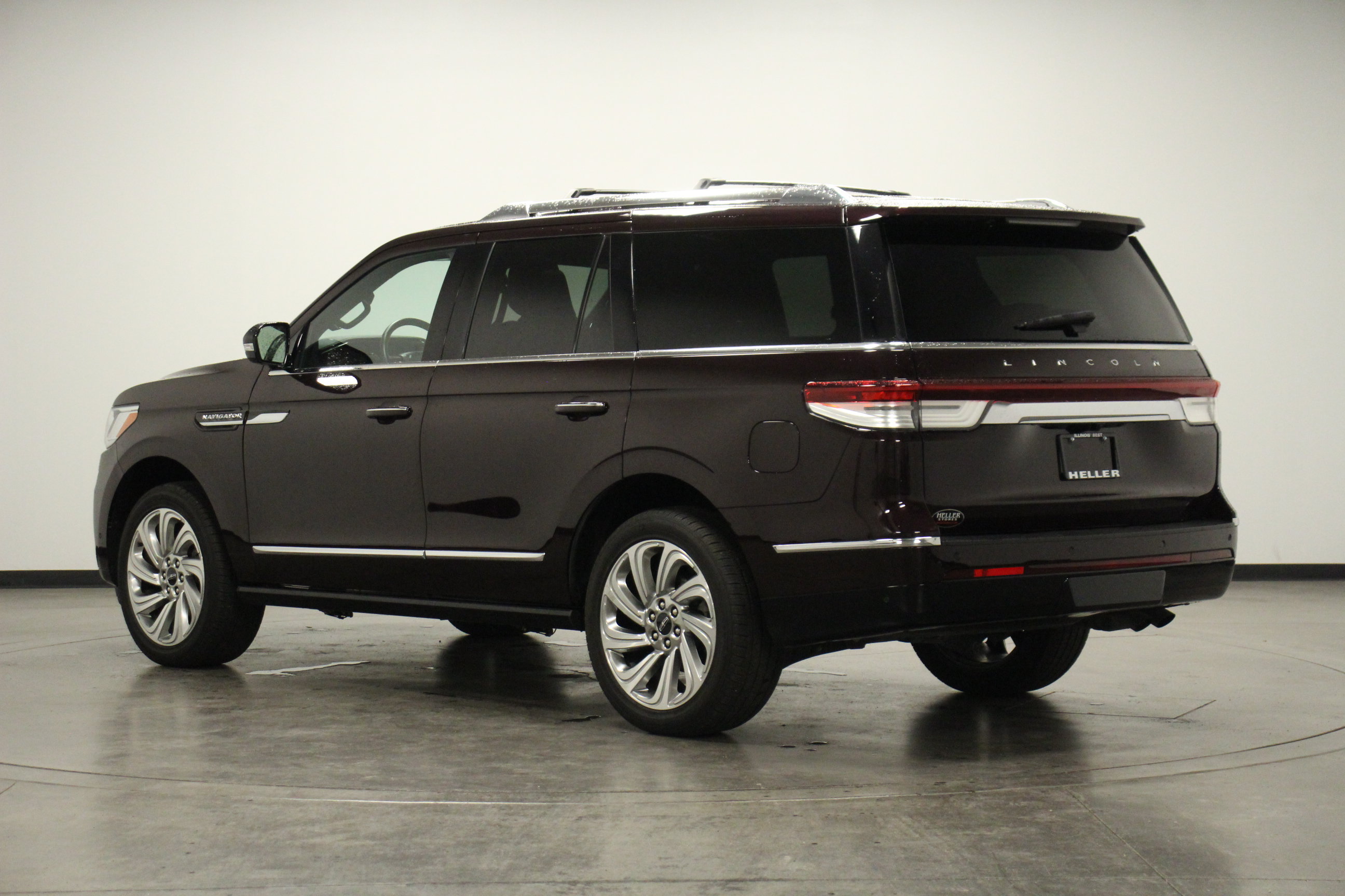 Used 2024 Lincoln Navigator Reserve AWD/4WD image 6