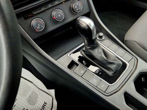 Used 2019 Volkswagen Jetta R-Line FWD image 16