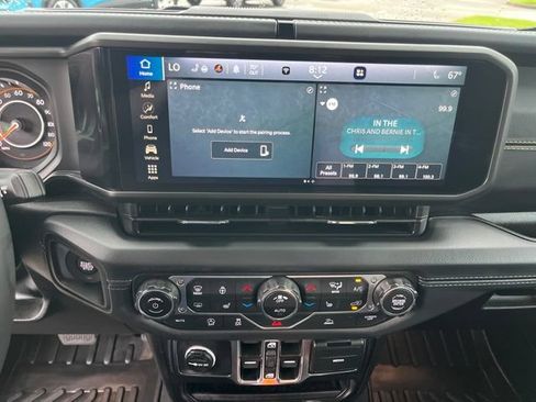 Used 2025 Jeep Gladiator Sport AWD/4WD image 20