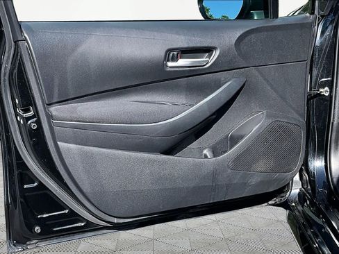 Used 2020 Toyota Corolla LE FWD image 22