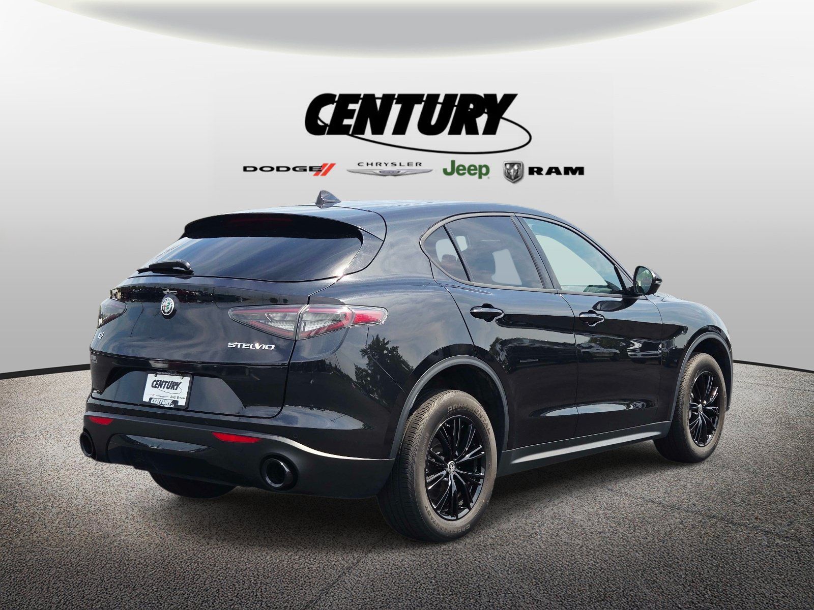 Used 2024 Alfa Romeo Stelvio Sprint AWD/4WD image 4