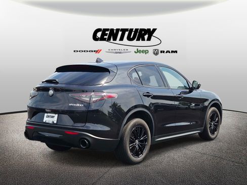 Used 2024 Alfa Romeo Stelvio Sprint AWD/4WD image 4