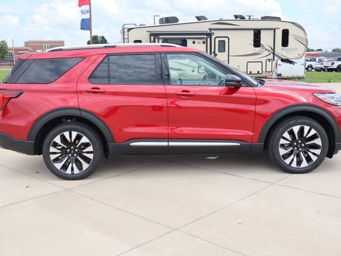 New 2026 Ford Explorer Platinum w/ LUX Leather Package AWD/4WD image 4