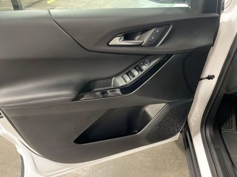 Used 2025 Chevrolet Equinox LT image 11