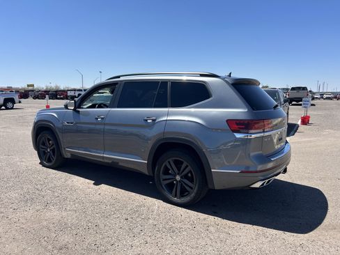 Used 2021 Volkswagen Atlas SE w/ Panoramic Sunroof Package image 3