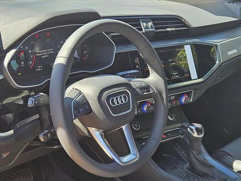 New 2025 Audi Q3 2.0T Premium w/ Convenience Package image 3