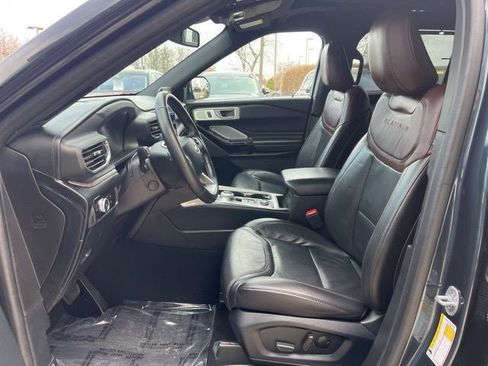 Used 2023 Ford Explorer Platinum w/ Technology Package image 24