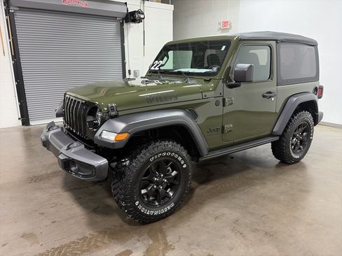 Used 2022 Jeep Wrangler Sport AWD/4WD image 6