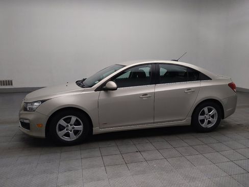 Used 2016 Chevrolet Cruze LT FWD image 2