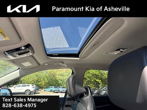 New 2025 Kia Niro SX image 13