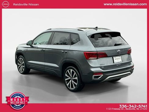 Used 2024 Volkswagen Taos SE image 4