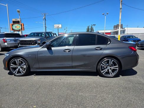 Used 2021 BMW 330e w/ Convenience Package RWD image 9