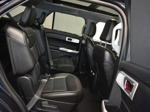 Used 2024 Ford Explorer Limited w/ Limited Technology Package AWD/4WD image 36