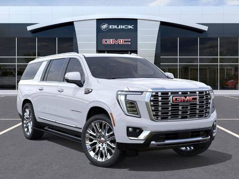 New 2026 GMC Yukon XL Denali w/ Denali Reserve Package image 7