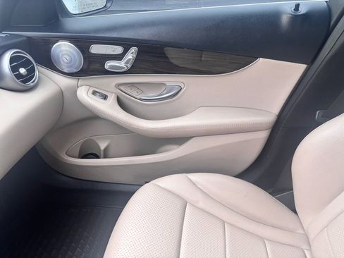 Used 2018 Mercedes-Benz C 300 4MATIC Sedan image 36