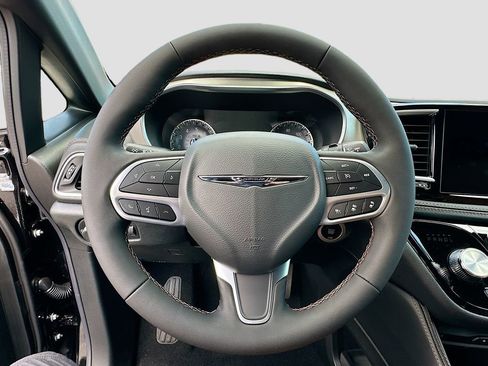 New 2026 Chrysler Pacifica Pinnacle w/ Trailer Tow Group image 14