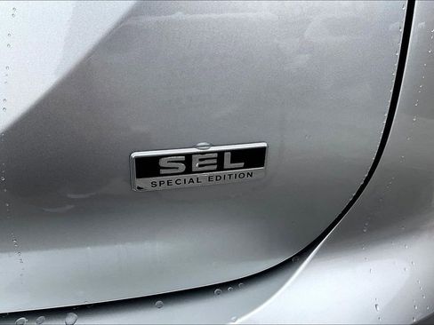 Used 2022 Mitsubishi Outlander SEL image 8