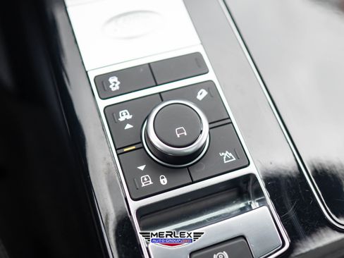 Used 2022 Land Rover Range Rover Westminster Edition image 38