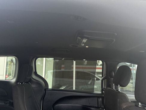 Used 2018 Chrysler Pacifica Touring Plus w/ S Appearance Package FWD image 20