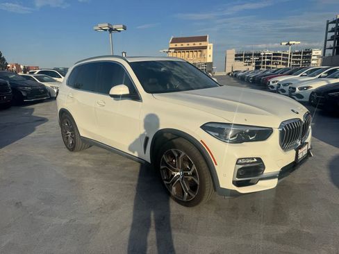 Used 2020 BMW X5 sDrive40i w/ Premium Package RWD image 2