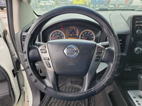 Used 2013 Nissan Titan SV w/ SV Value Truck Pkg image 22