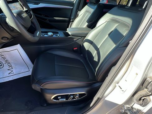 Used 2024 Jeep Wagoneer Launch Edition image 16