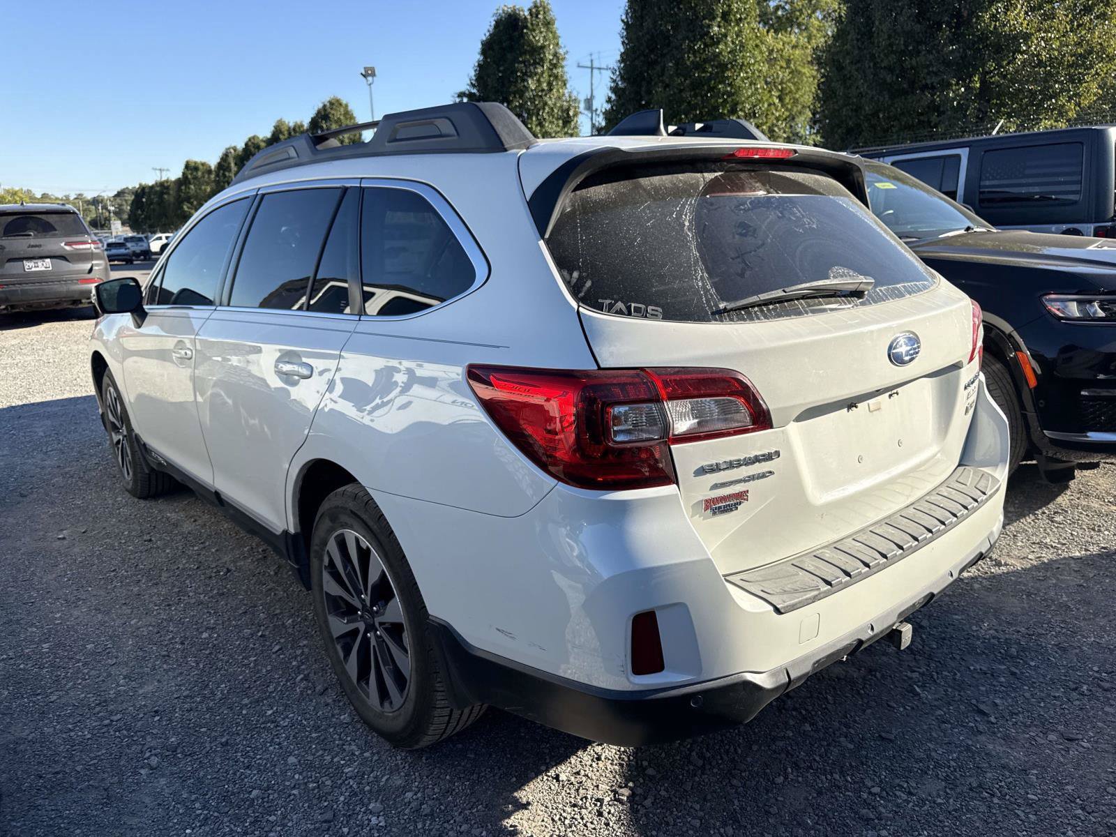Used 2017 Subaru Outback 2.5i Limited AWD/4WD image 5