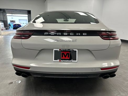 Used 2018 Porsche Panamera 4S image 12