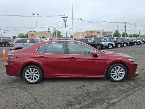Certified 2022 Toyota Camry LE image 7