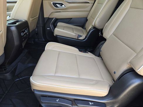 Used 2021 Chevrolet Suburban Premier image 29