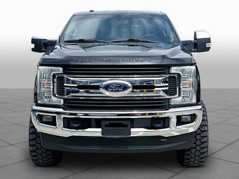 Used 2017 Ford F250 XLT w/ XLT Premium Package AWD/4WD image 3