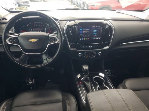 Used 2021 Chevrolet Traverse LT image 11
