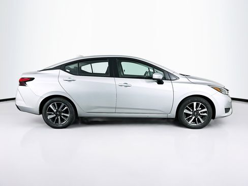 Used 2025 Nissan Versa SV FWD image 10