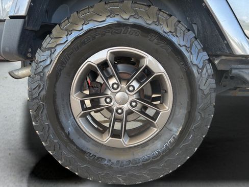 Used 2016 Jeep Wrangler Unlimited Sahara AWD/4WD image 22