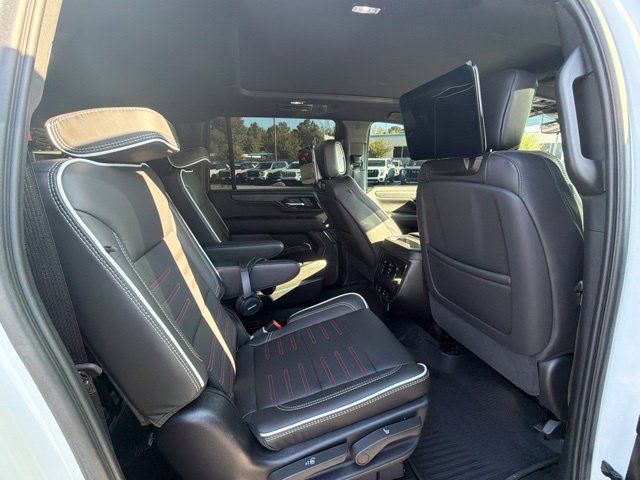 Used 2025 GMC Yukon XL AT4 Ultimate w/ LPO, AT4 Appearance Package AWD/4WD image 7